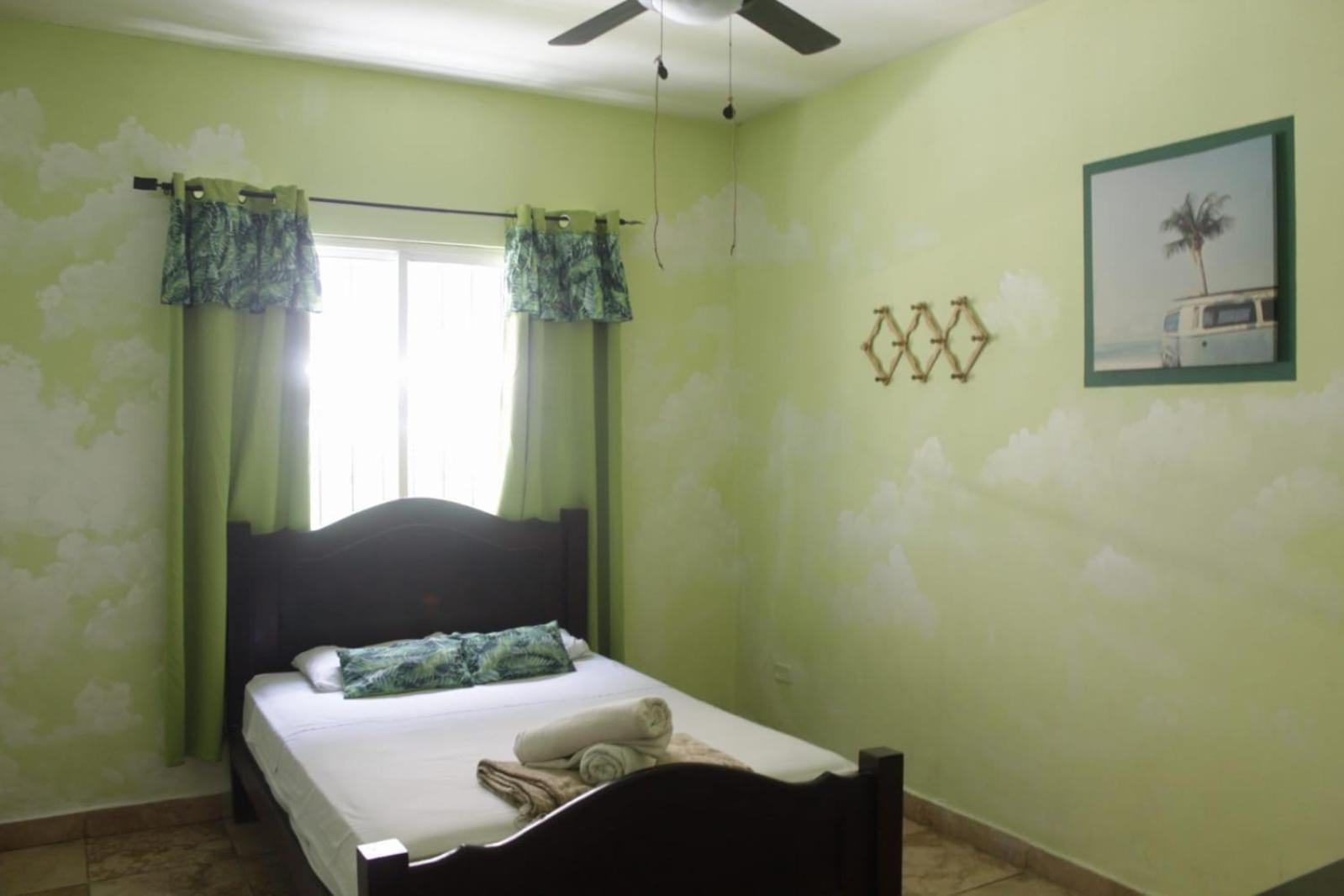 Cataleya Hostel Bocas del Toro Exterior photo